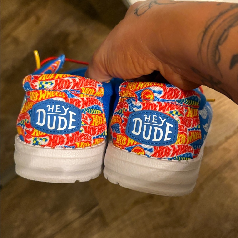 Kids Hey Dude Hotwheels - Picture 2 of 4